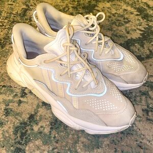 Adidas Originals Ozweego Sneaker FTWR White/Off White/Clear Aqua- Women’s Size 9